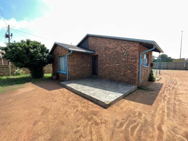 3 Bedroom House for sale in Geluksdal