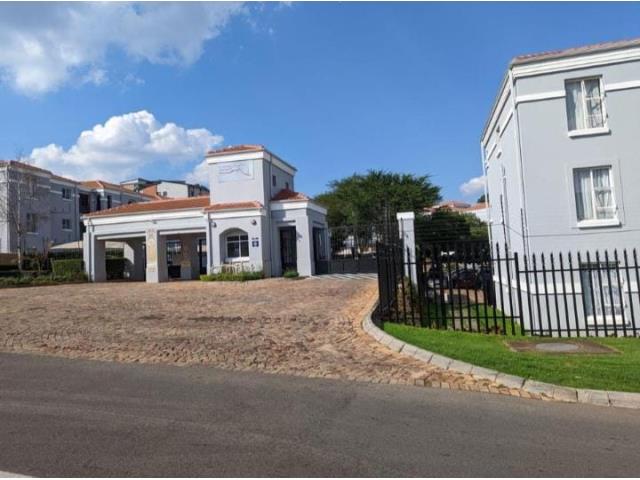 2 Bedroom Apartment for sale in Northcliff