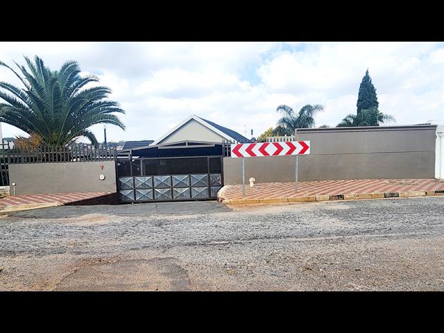 4 Bedroom House to let in Lindhaven