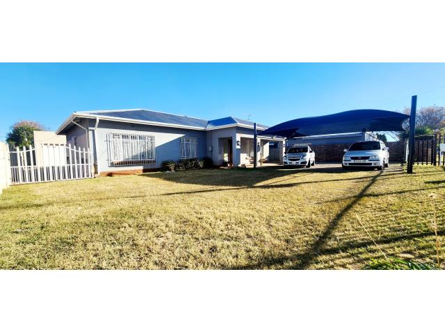 3 Bedroom House to let in Discovery