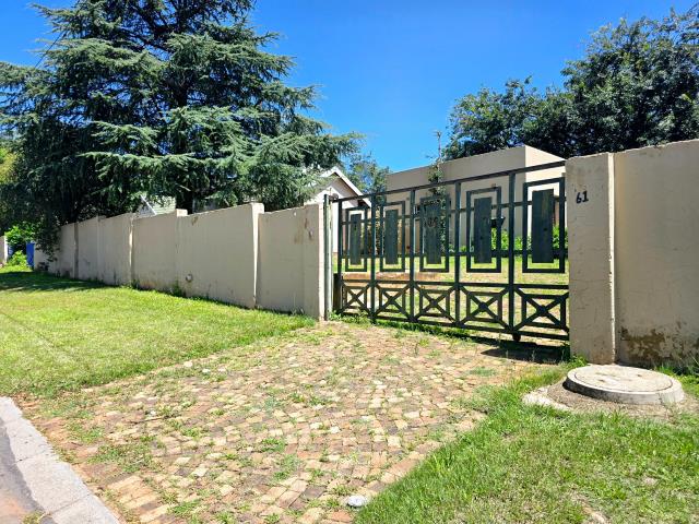 4 Bedroom House for sale in Witpoortjie