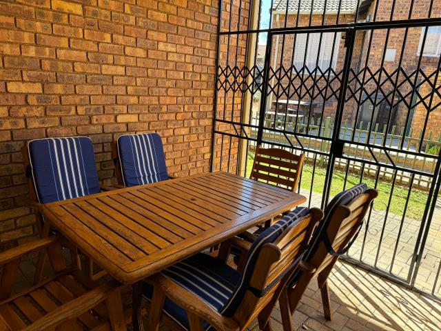 2 Bedroom Simplex to let in Allen's Nek