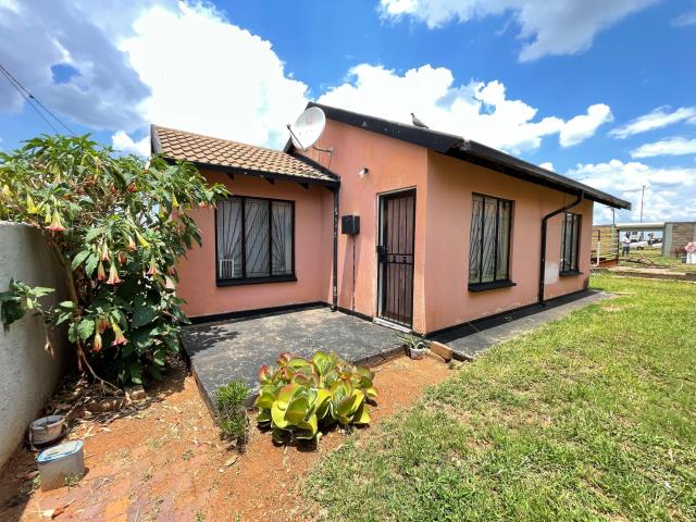 3 Bedroom House for sale in Doornkop