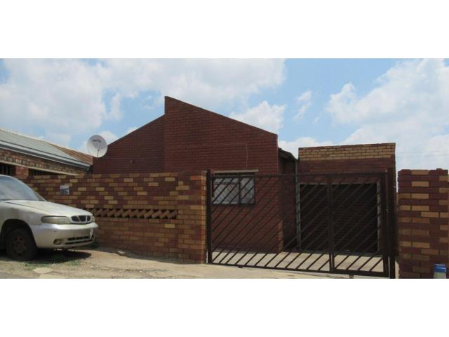 3 Bedroom House for sale in Maokeng