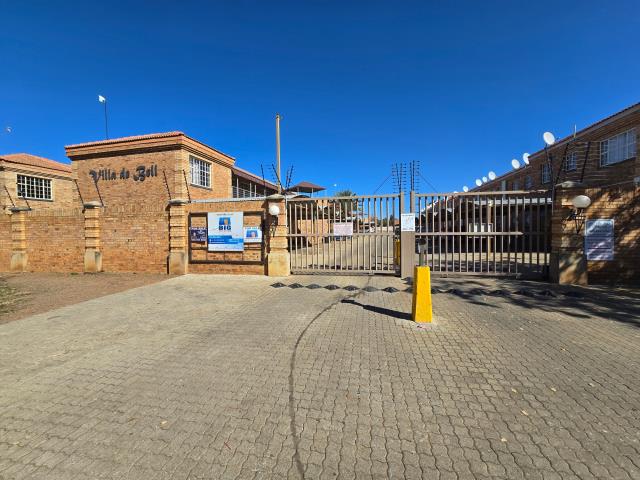 2 Bedroom Apartment for sale in Dassie Rand