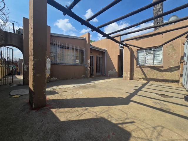 3 Bedroom House for sale in Turffontein