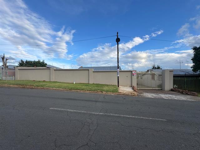 3 Bedroom House for sale in Quellerie Park