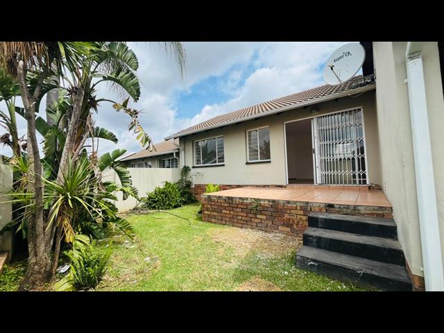 2 Bedroom Simplex to let in Sonneglans