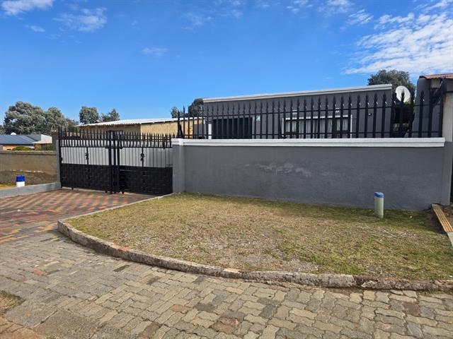 3 Bedroom House for sale in Riverlea