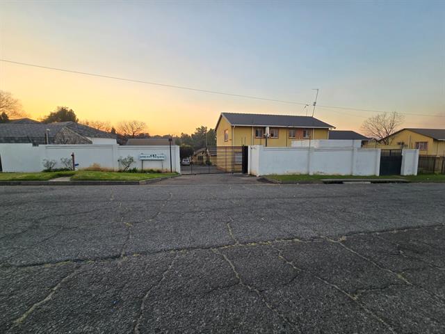 2 Bedroom House for sale in Corlett Gardens