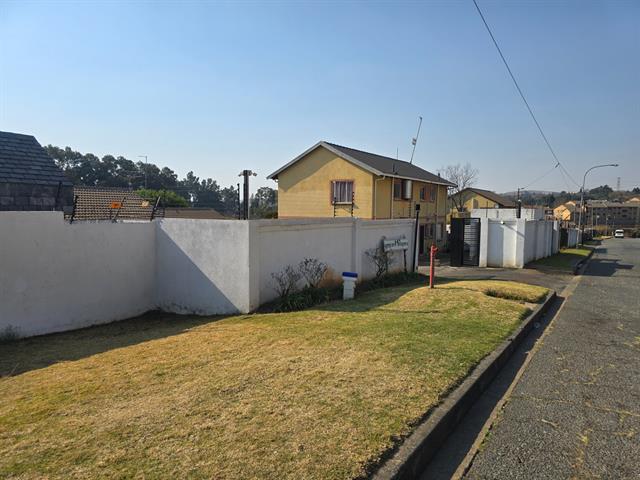 2 Bedroom Apartment for sale in Corlett Gardens