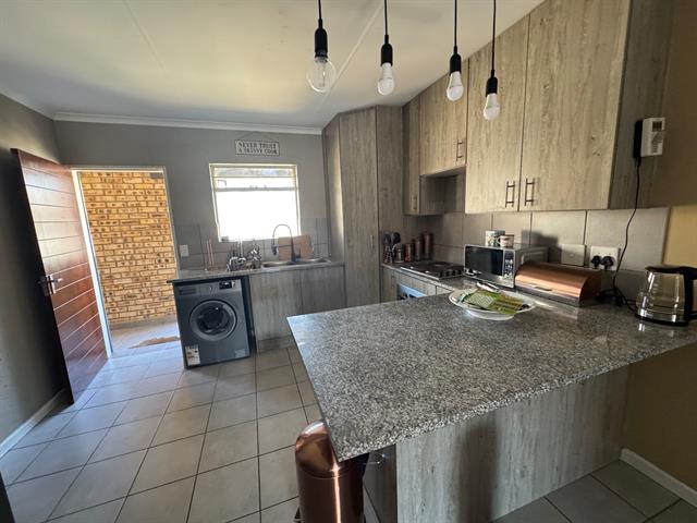 3 Bedroom Apartment for sale in Wilgeheuwel