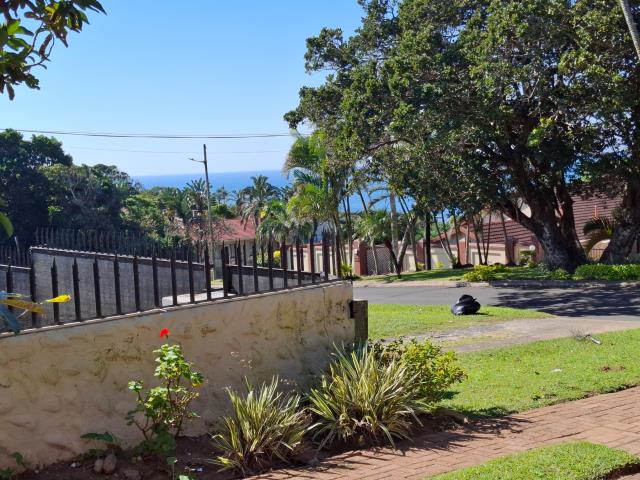 4 Bedroom House for sale in Uvongo