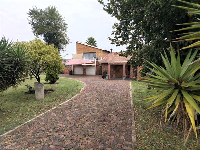 4 Bedroom House for sale in Dalpark