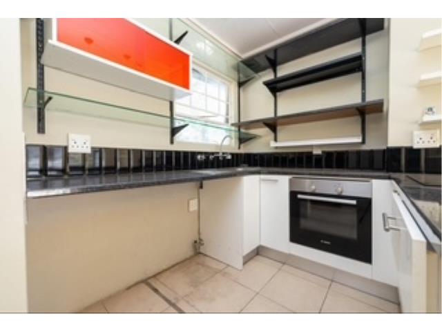 2 Bedroom Apartment for sale in Paulshof