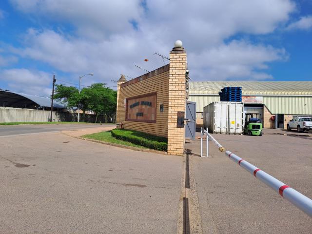 600m² Commercial space to let in Waterfall