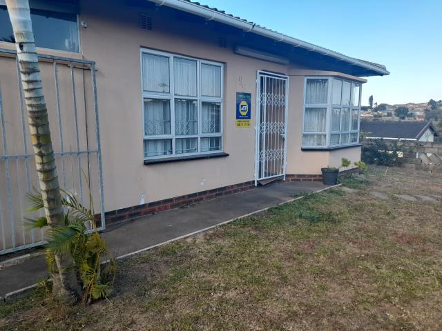 2 Bedroom House for sale in Sea View