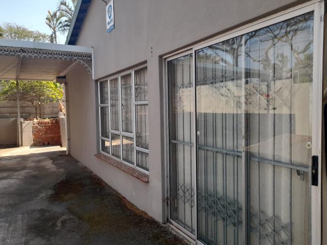 4 Bedroom House for sale in Mount Vernon