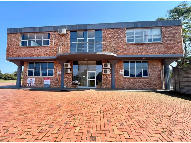 550m² Office space for sale in Forest Hills