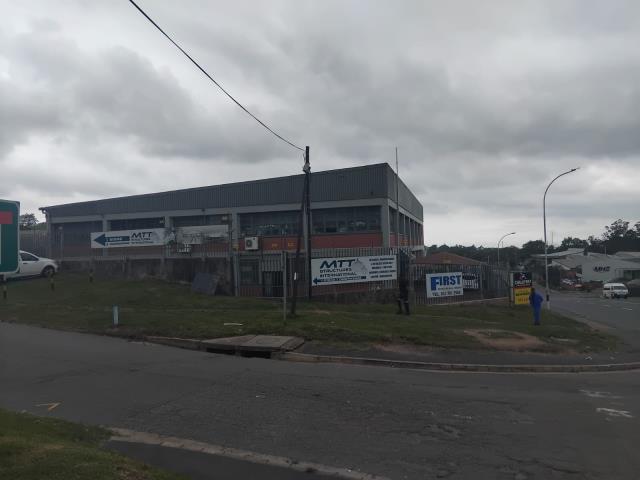 941m² Industrial space to let in Westmead