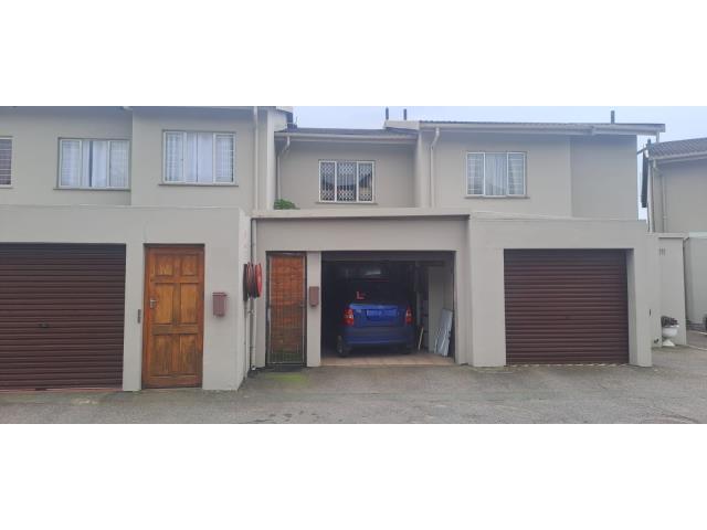 2 Bedroom Townhouse for sale in Bluff