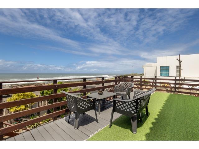 9 Bedroom House for sale in Bluff