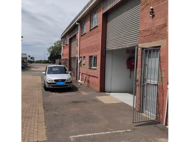 180m² Industrial space to let in Amanzimtoti