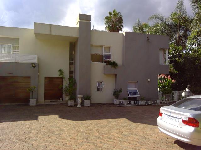 4 Bedroom House for sale in Bedfordview