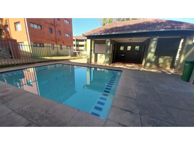 3 Bedroom Flat to let in Montclair