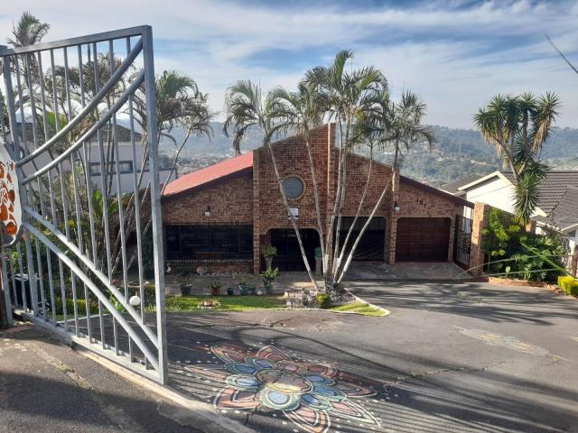 4 Bedroom House for sale in Shallcross