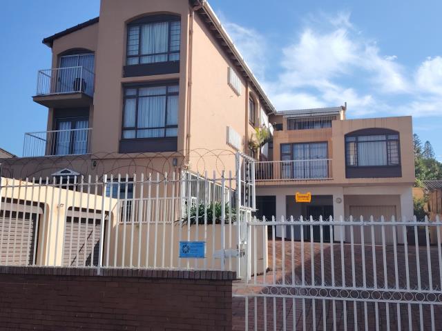 12 Bedroom House for sale in Glenwood