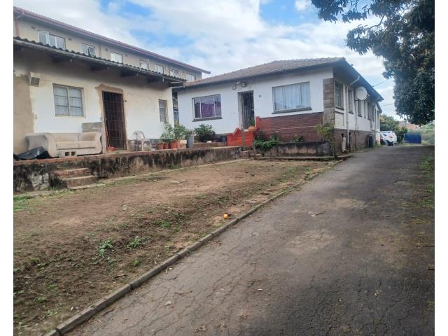 4 Bedroom House for sale in Clare Estate