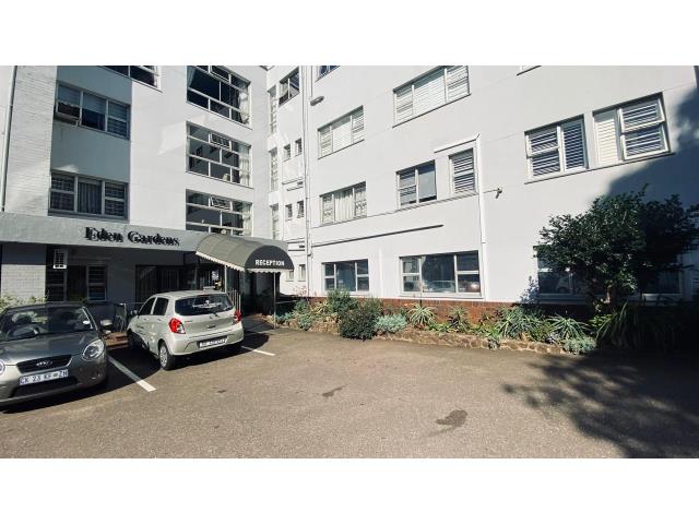 Bachelor apartment for sale in Essenwood