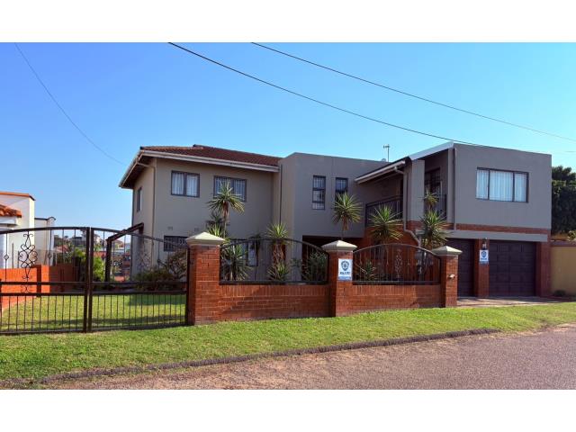 6 Bedroom House for sale in Bluff