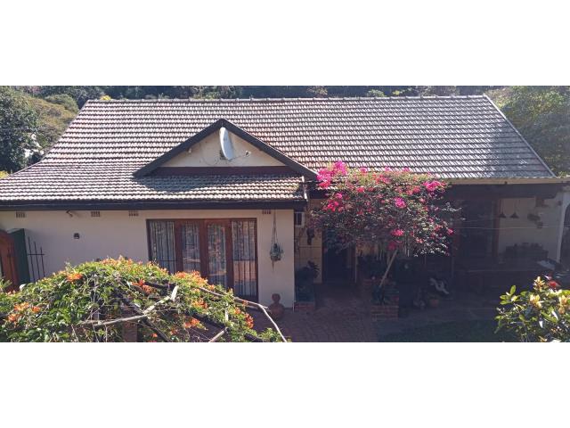 3 Bedroom House for sale in Manor Gardens