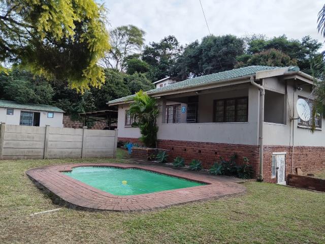 3 Bedroom House for sale in Bluff