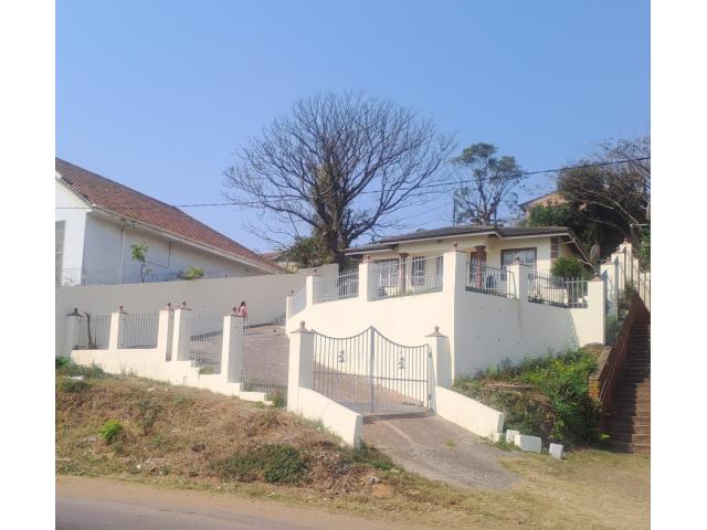 3 Bedroom House for sale in Bluff