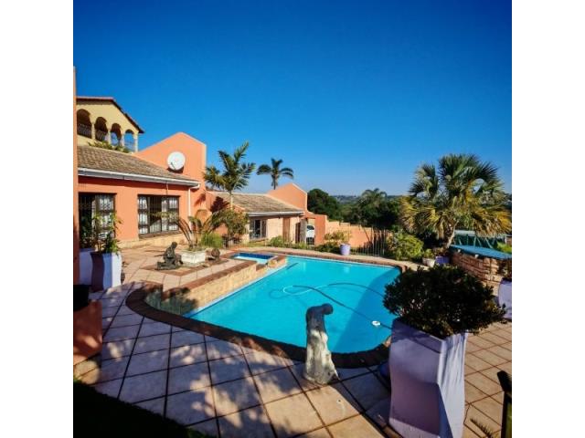 3 Bedroom House for sale in Bluff