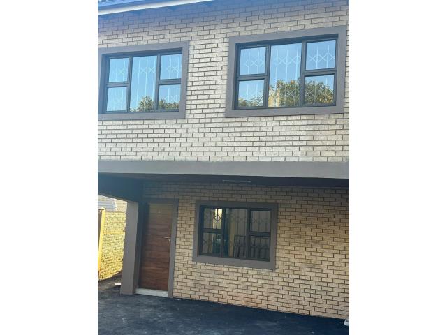 3 Bedroom Duplex to let in Bluff
