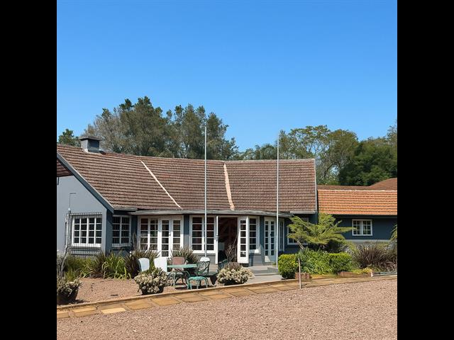 300m² Office space to let in Hillcrest Central