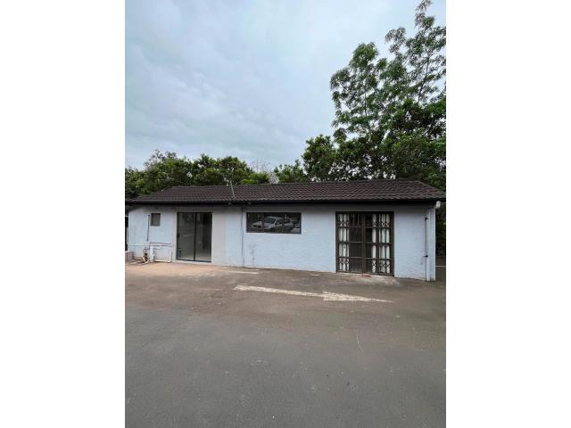 30m² Office space to let in Waterfall