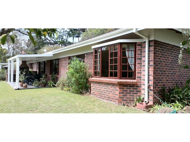 3 Bedroom Simplex for sale in Kloof