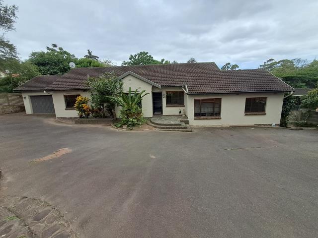 4 Bedroom House for sale in Yellowwood Park