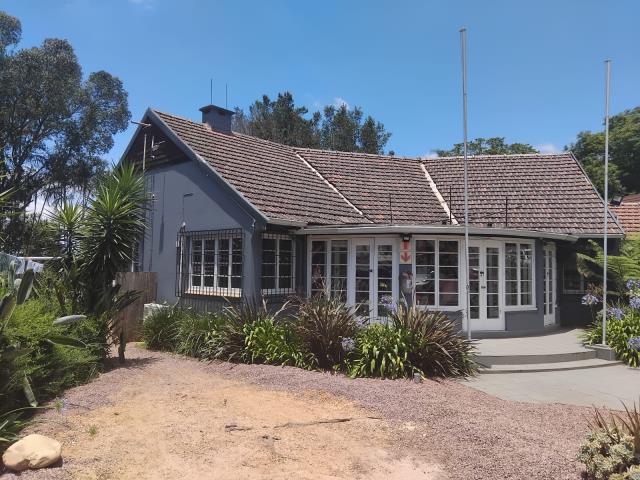 300m² Office space to let in Hillcrest Central