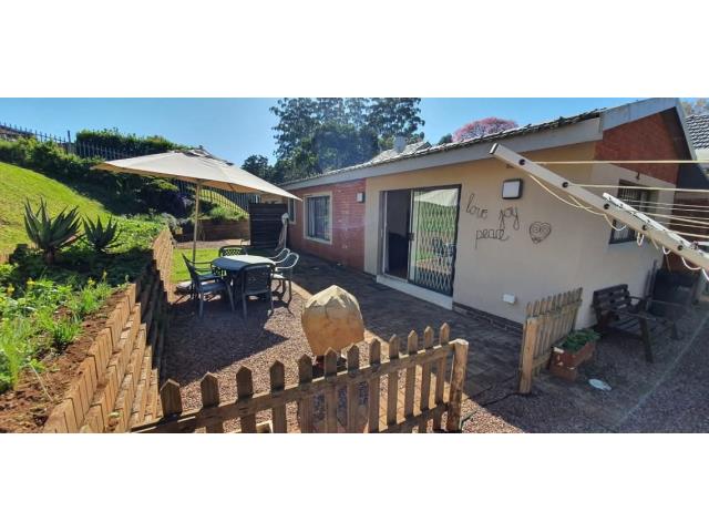 1 Bedroom Garden Cottage to let in Hillcrest Park