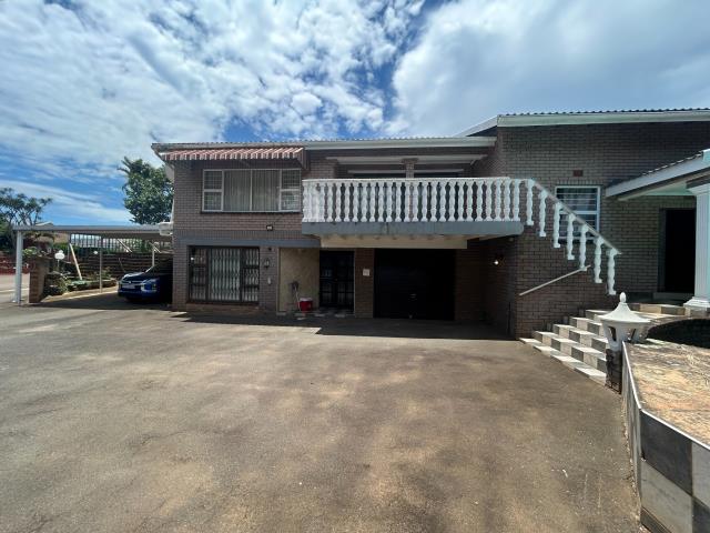 4 Bedroom House for sale in Amanzimtoti