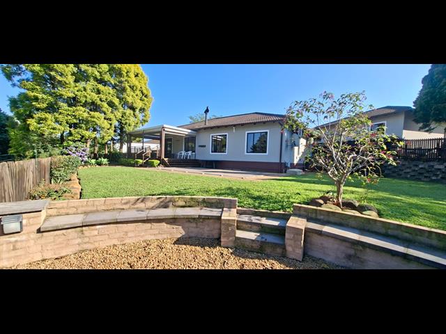 3 Bedroom Simplex for sale in Waterfall