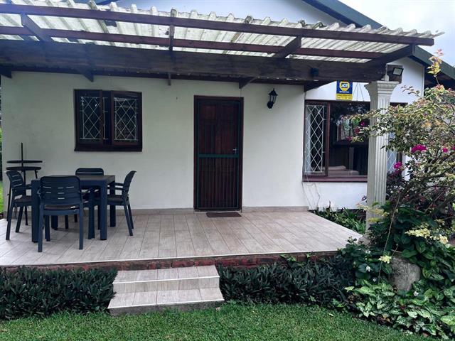 2 Bedroom Garden Cottage to let in Forest Hills