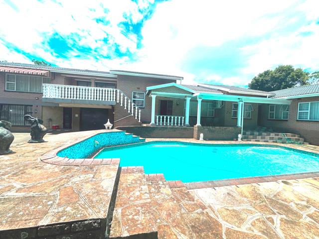 4 Bedroom House for sale in Amanzimtoti