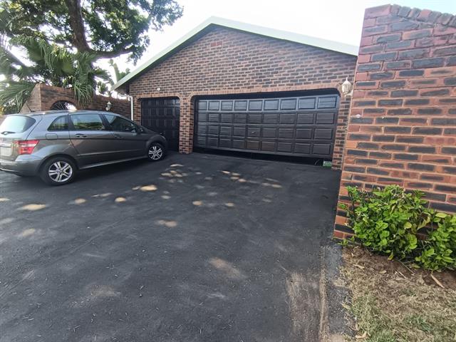 4 Bedroom House for sale in Bluff